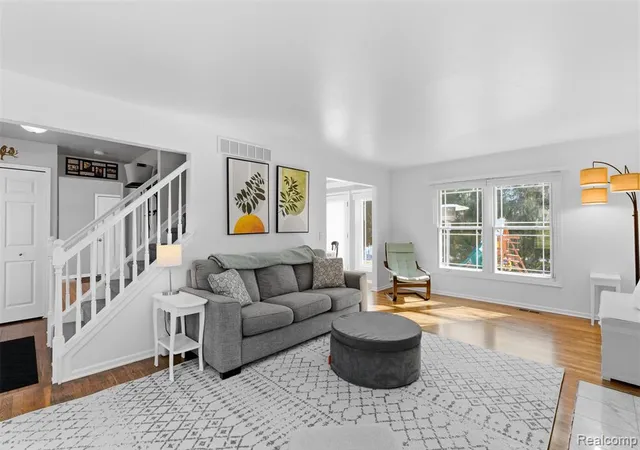 Photo 4 of Single Family Residence at 60491 Lamplighter Dr, New Hudson, MI 48165 | MLS# 60995823 |  | Sold on 2026-06-29