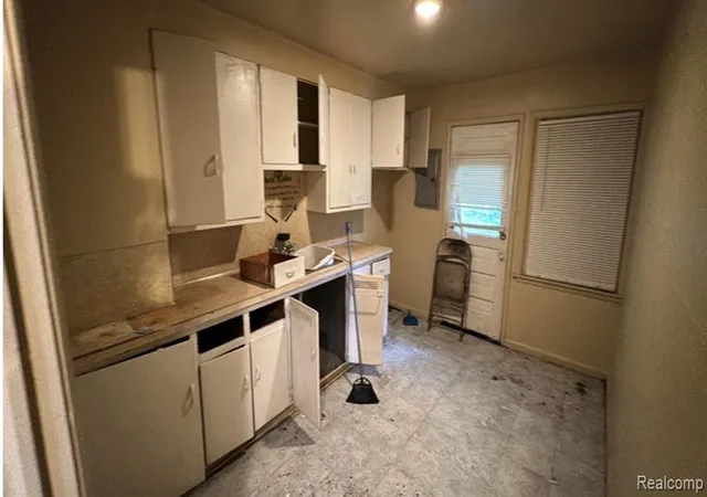 Photo 3 of Single family home for sale at 18644 Kelly Rd, Detroit, MI 48224 1028 | MLS# 61007009 | Listing updated on 2026-10-01