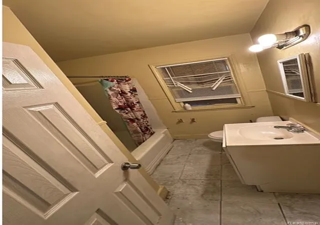 Photo 4 of Single family home for sale at 18644 Kelly Rd, Detroit, MI 48224 1028 | MLS# 61007009 | Listing updated on 2026-10-01