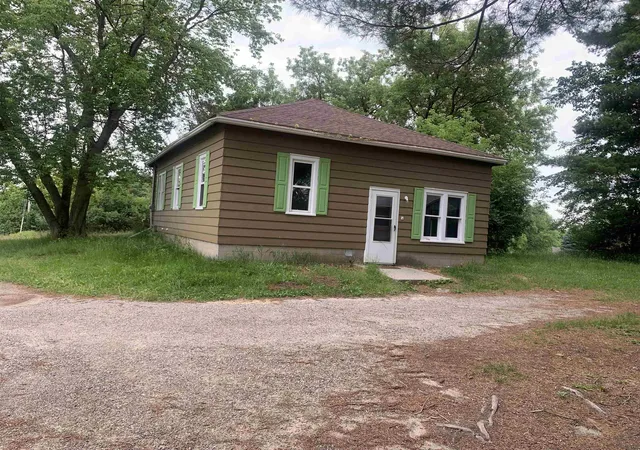 Homes for sale in Gladwin, MI | 544 S M 18 St, Gladwin, MI 48624 | MLS# 50212779