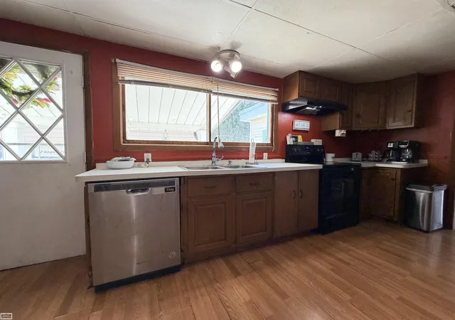 Photo 3 of Single family home for sale at 818 S 4Th St, Marine City, MI 48039 | MLS# 50219422 | Listing updated on 2026-09-21