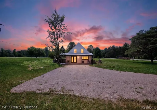 1st image of 1564 Burnside Rd, North Branch, MI 48461 | MLS# 61009952