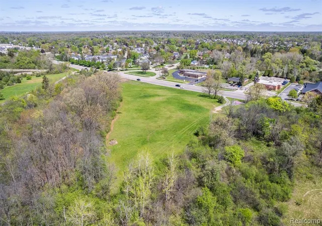 3rd image of 8152 S Saginaw St, Grand Blanc, MI 48439 | MLS# 60393004