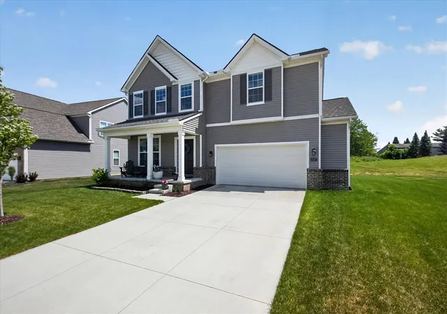 Homes for sale in Saline, MI | 2747 Salt Springs Dr, Saline, MI 48176 | MLS# 70543612