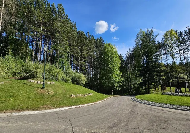 3rd image of 750 E Harmony Hills Pkwy, Oxford, MI 48371 | MLS# 50203844