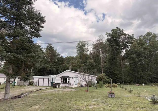 2nd image of 4266 E Oakley Rd, Harrison, MI 48625 | MLS# 50218874