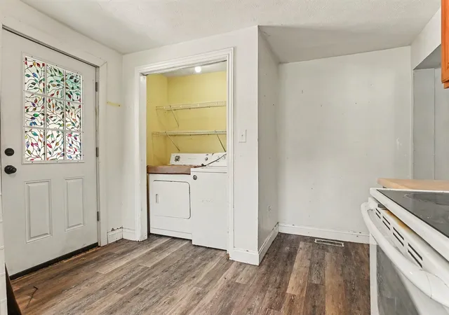 Photo 3 of Single family home for sale at 210 Days Ave, Buchanan, MI 49107 | MLS# 70546178 | Listing updated on 2026-08-27