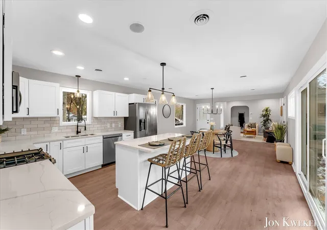 Photo 4 of Sale Pending at 2687 Dunnigan Ave, Grand Rapids, MI 49525 | MLS# 70537598 | Listing updated on 2026-06-15