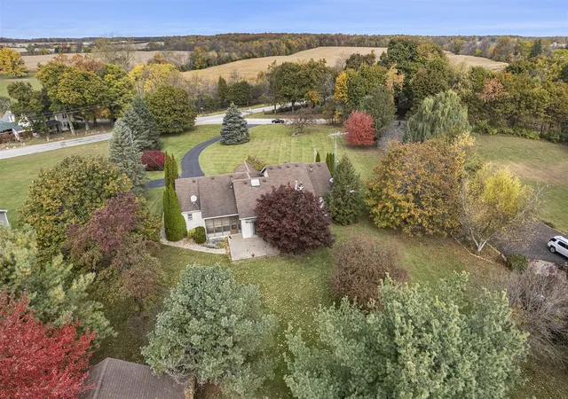 Photo 2 of Single family home for sale at 6655 Allen Rd, Tecumseh, MI 49286 | MLS# 70502212 | Listing updated on 2026-01-10