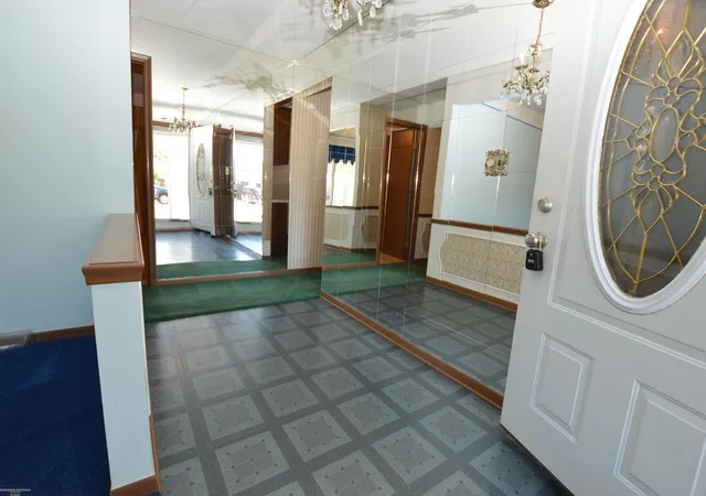 Photo 4 of Sale Pending at 22825 Newberry St, Saint Clair Shores, MI 48080 | MLS# 50220126 | Listing updated on 2026-09-16