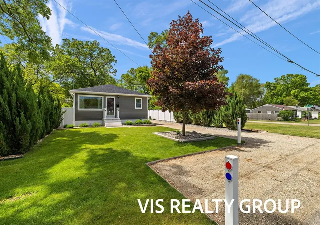 Photo 2 of Sale Pending at 1508 Cedar St, Grand Rapids, MI 49503 | MLS# 70534980 | Listing updated on 2026-06-19