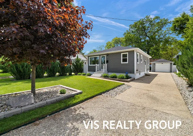 Photo 4 of Sale Pending at 1508 Cedar St, Grand Rapids, MI 49503 | MLS# 70534980 | Listing updated on 2026-06-19
