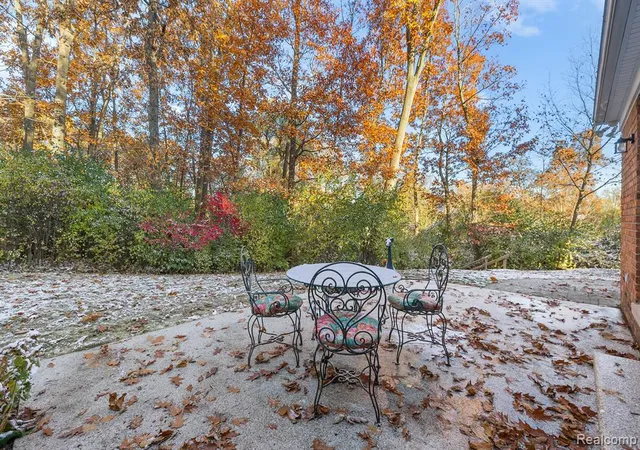 Photo 3 of Sale Pending at 1732 Blair House, Bloomfield Hills, MI 48302 | MLS# 60268051 | Listing updated on 2025-06-17