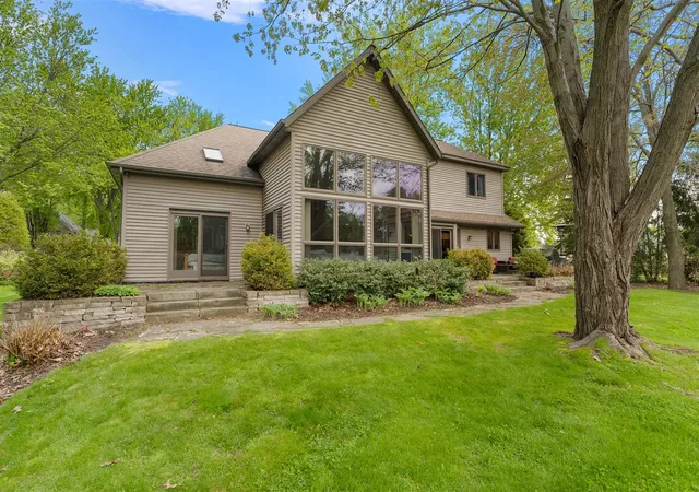 4th image of 2110 Wooded Wy, Stevensville, MI 49127 | MLS# 70536085