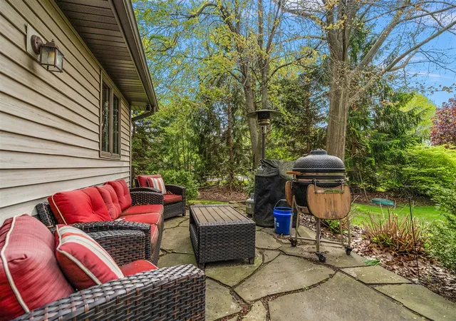 5th image of 2110 Wooded Wy, Stevensville, MI 49127 | MLS# 70536085