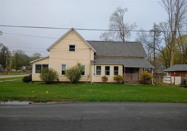 2nd image of 109 E Cass St, Bangor, MI 49013 | MLS# 70525769