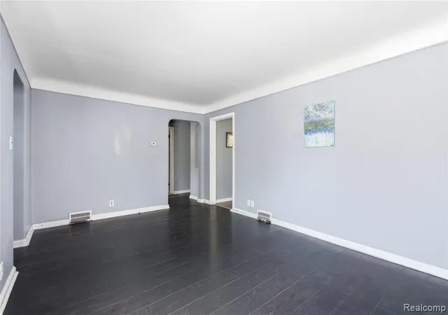 4th image of 5918 Cadieux Rd, Detroit, MI 48224 2004 | MLS# 60997458