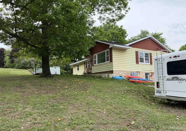 Homes for sale in Ishpeming, MI | 315 Seilo Ave, Ishpeming, MI 49849 | MLS# 50210927