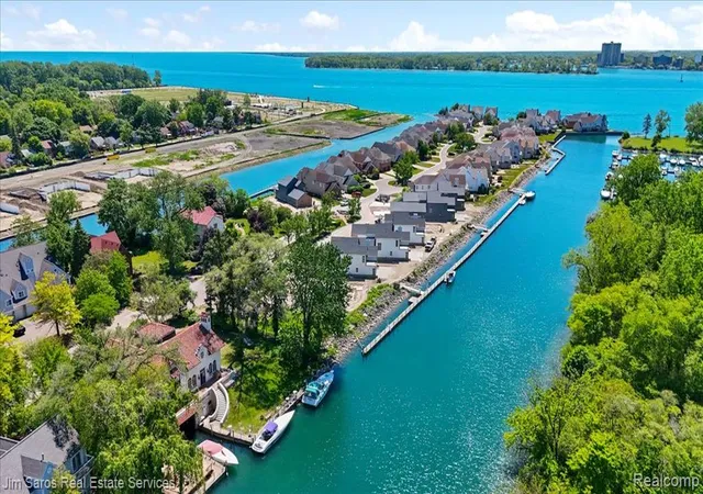 2nd image of 252 Keelson Dr, Detroit, MI 48215 | MLS# 61001507