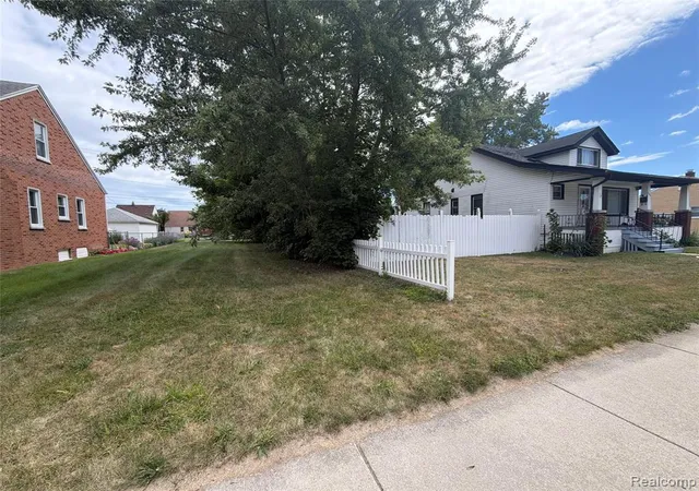 2nd image of 7602 Kendal St, Dearborn, MI 48126 1006 | MLS# 61024065