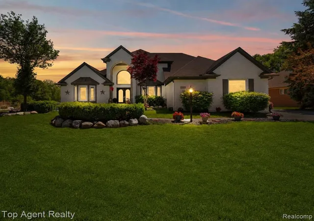 1st image of 43912 Trillium Dr, Sterling Heights, MI 48314 | MLS# 60996334