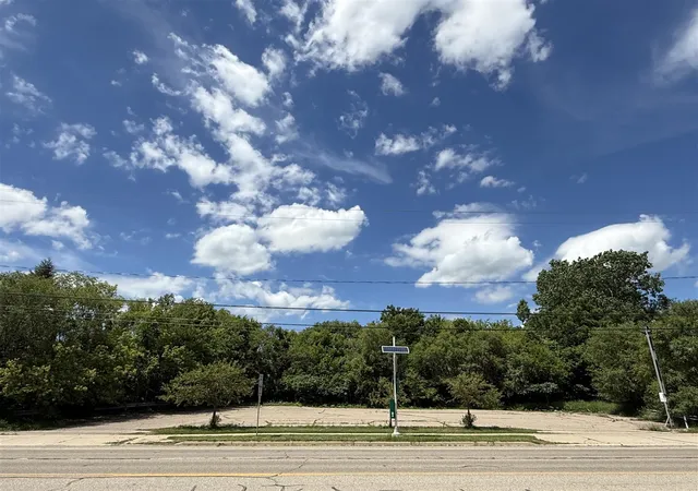 1st image of 3718 W Michigan Ave, Kalamazoo, MI 49006 | MLS# 70542529