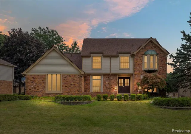 1st image of 450 Timberline Dr, Rochester Hills, MI 48309 | MLS# 61021350