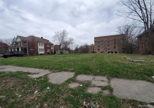 Photo 1 of Sale Pending at 650 Gladstone St, Detroit, MI 48202 | MLS# 60168528 | Listing updated on 2026-07-21