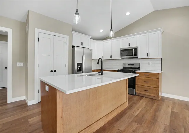 Photo 4 of Single family home for sale at 7827 Hatton Cir, Richland, MI 49083 | MLS# 70514338 | Listing updated on 2026-08-28