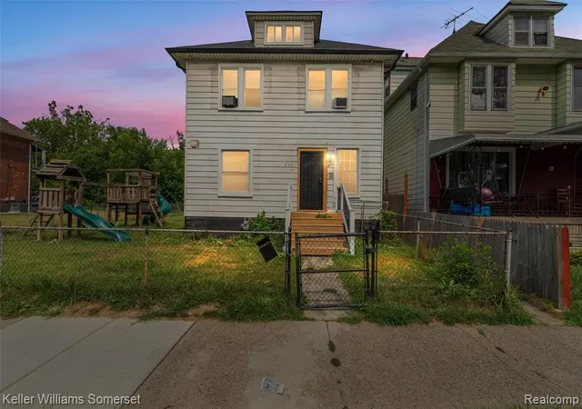 Photo 1 of Single family home for sale at 220 W Buena Vista St, Highland Park, MI 48203 3238 | MLS# 61024016 | Listing updated on 2026-08-31