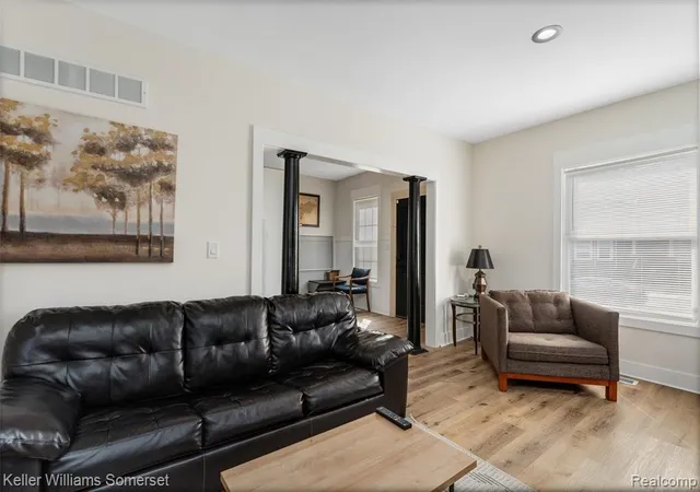 Photo 4 of Single family home for sale at 220 W Buena Vista St, Highland Park, MI 48203 3238 | MLS# 61024016 | Listing updated on 2026-08-31