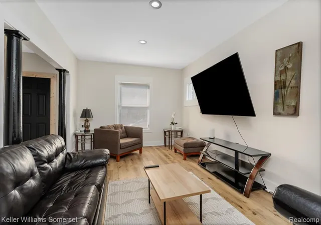 Photo 5 of Single family home for sale at 220 W Buena Vista St, Highland Park, MI 48203 3238 | MLS# 61024016 | Listing updated on 2026-08-31