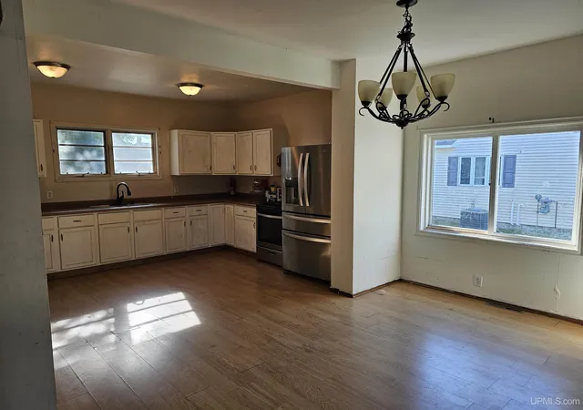 4th image of 320 N Houghton Ave, Manistique, MI 49854 | MLS# 50219769