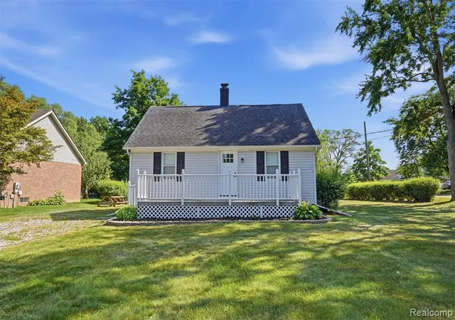 Photo 2 of Sale Pending at 8250 Speedway Dr, Shelby Township, MI 48317 | MLS# 61016340 | Listing updated on 2026-08-30