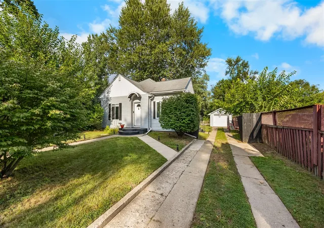 Photo 3 of Single family home for sale at 948 N Prospect Rd, Ypsilanti, MI 48198 | MLS# 70555276 | Listing updated on 2026-09-01