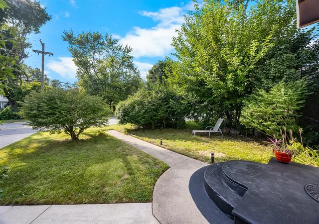 Photo 4 of Single family home for sale at 948 N Prospect Rd, Ypsilanti, MI 48198 | MLS# 70555276 | Listing updated on 2026-09-01