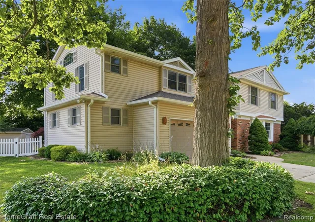 4th image of 1744 Walnut Ridge Cir, Canton, MI 48187 3725 | MLS# 61008462
