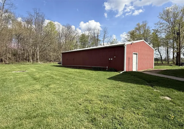 Homes for sale in Vicksburg, MI | 10477 S Sprinkle Rd, Vicksburg, MI 49097 | MLS# 70527905