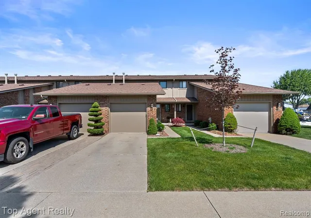 Homes for sale in Clay, MI | 7214 Harbor Dr, Clay, MI 48001 | MLS# 61001489