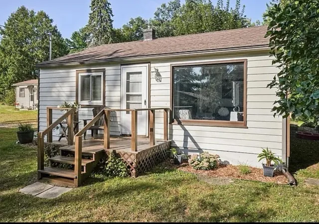 3rd image of 203 Gasoline Aly, Houghton Lake, MI 48629 | MLS# 50164568