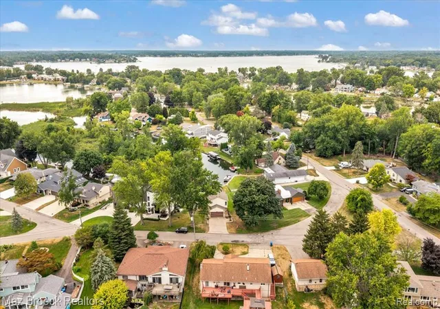1st image of 1025 Otter Ave, Waterford, MI 48328 | MLS# 61018728