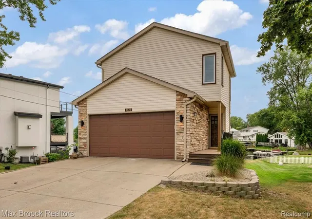 2nd image of 1025 Otter Ave, Waterford, MI 48328 | MLS# 61018728