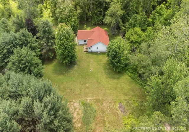 Homes for sale in Comstock Park, MI | 6635 Vinton Ave, Comstock Park, MI 49321 | MLS# 70540443