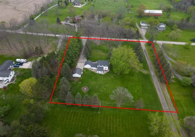 3rd image of 6121 Saline Waterworks Rd, Saline, MI 48176 | MLS# 70541939