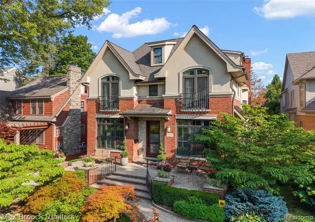 Photo 1 of Mansion for sale at 698 Hanna St, Birmingham, MI 48009 1618 | MLS# 61024739 | Listing updated on 2026-09-01