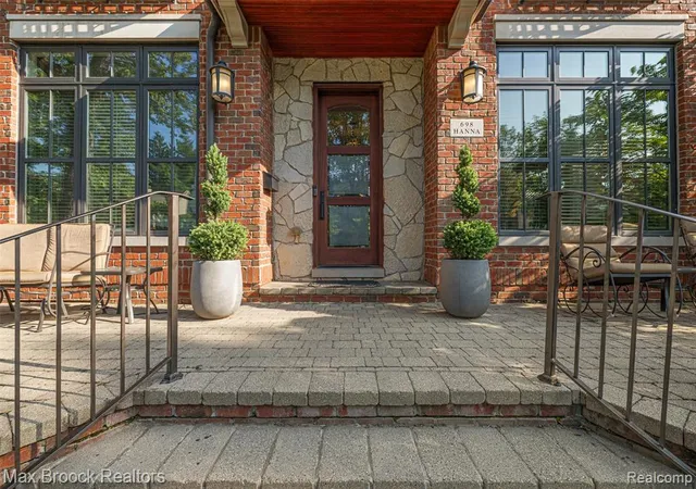 Photo 2 of Mansion for sale at 698 Hanna St, Birmingham, MI 48009 1618 | MLS# 61024739 | Listing updated on 2026-09-01