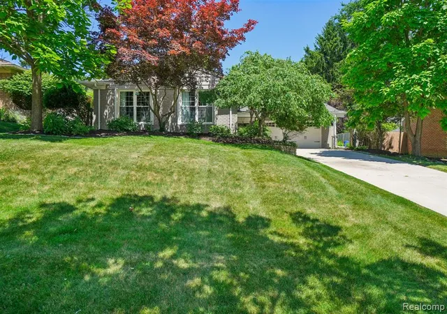 Photo 1 of Single family home for sale at 1424 Fairway Dr, Birmingham, MI 48009 | MLS# 61008865 | Listing updated on 2026-08-11