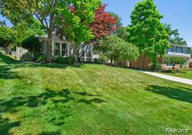 Homes for sale in Birmingham, MI | 1424 Fairway Dr, Birmingham, MI 48009 | MLS# 61008865