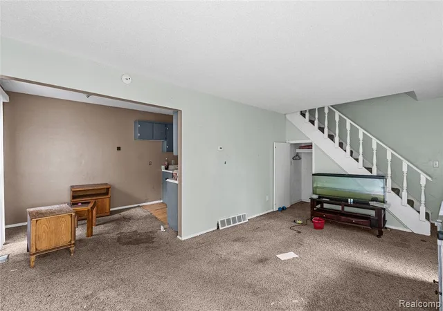 Listing Photo 5 - Condo for sale in building located at 2143 Painted Post Dr, Flushing, MI 48433