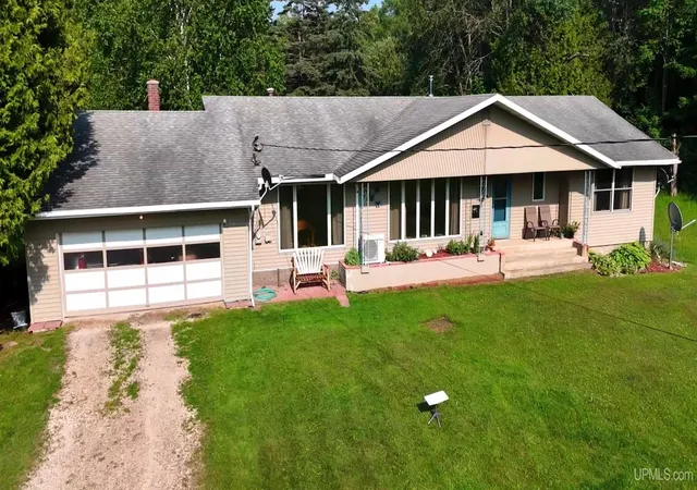 Homes for sale in Gulliver, MI | 2694 River Rd, Gulliver, MI 49840 | MLS# 50214040